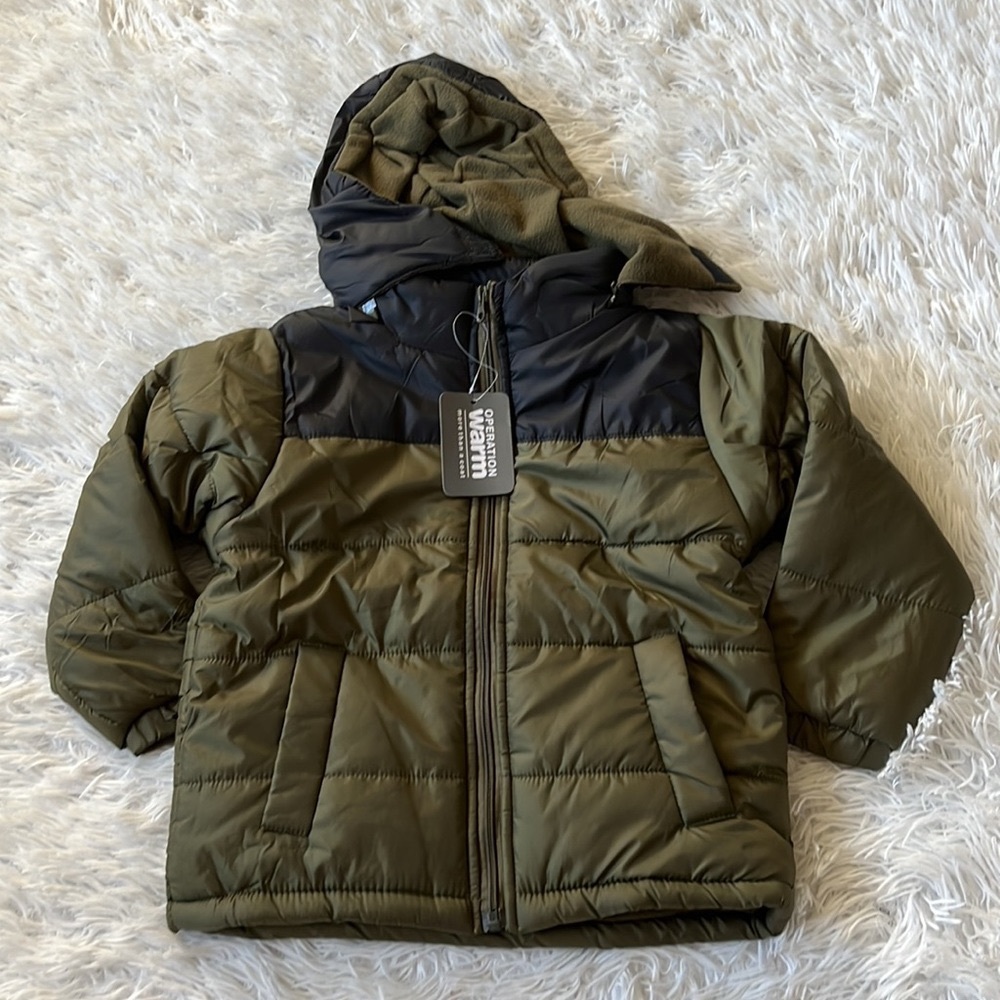 New Operation warm Kids Boys puffer winter coat Army green/black size 4T